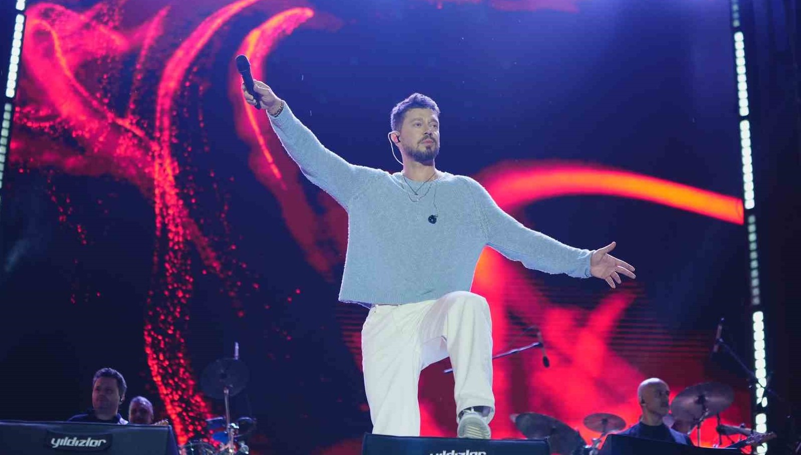 Murat Boz GastroAntep’te sevilen şarkılarını söyledi