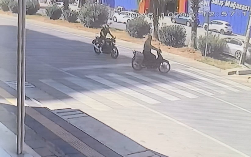 Motosikletler çarpıştı, sürücülerden biri hayatını kaybetti