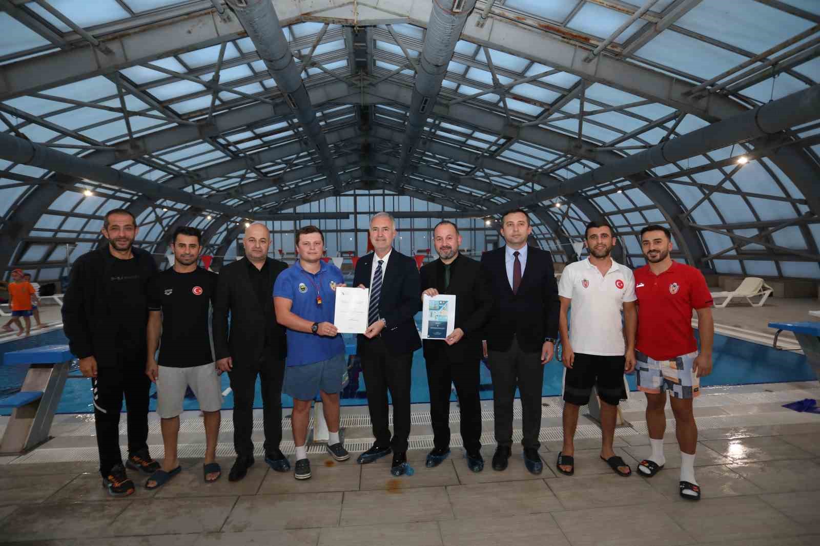 Başkan Taban Belediyespor'un yüzme sporcularıyla buluştu