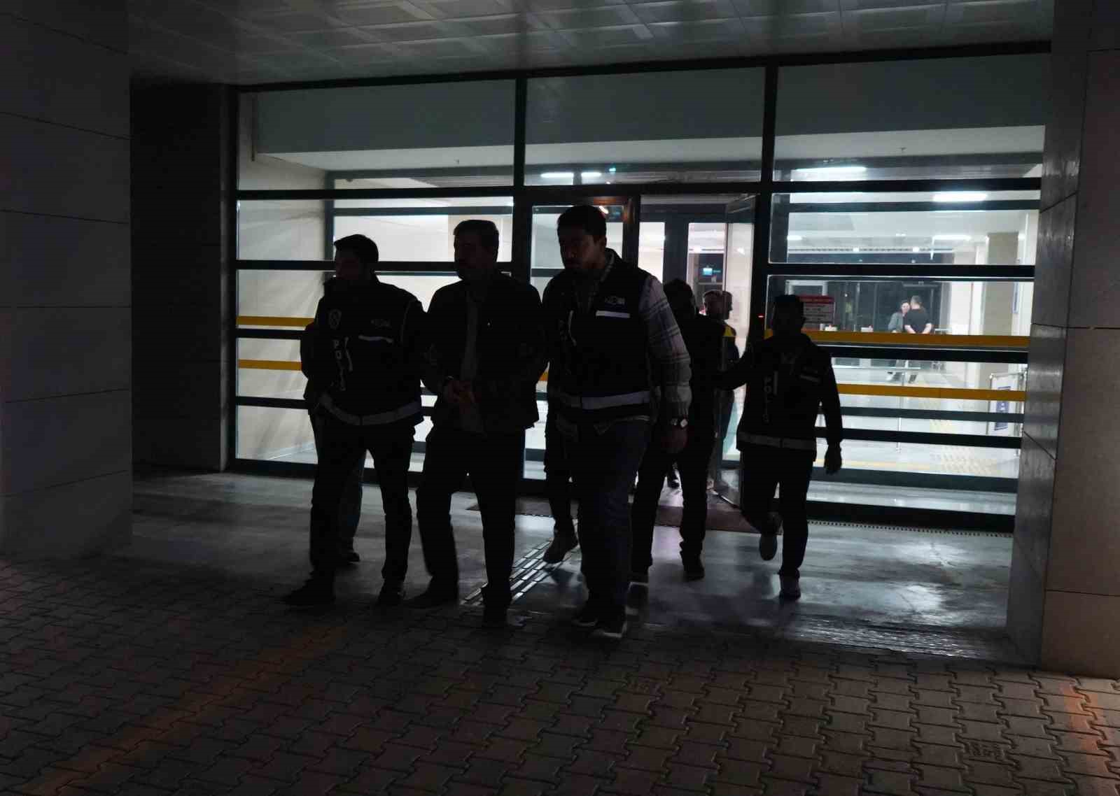 Rüşvet soruşturmasında polis ve mübaşire tutuklama