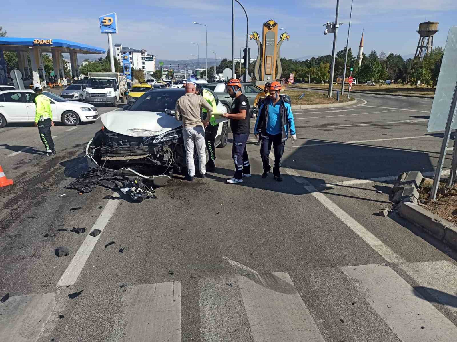 Bingöl’de trafik kazası: 5 yaralı