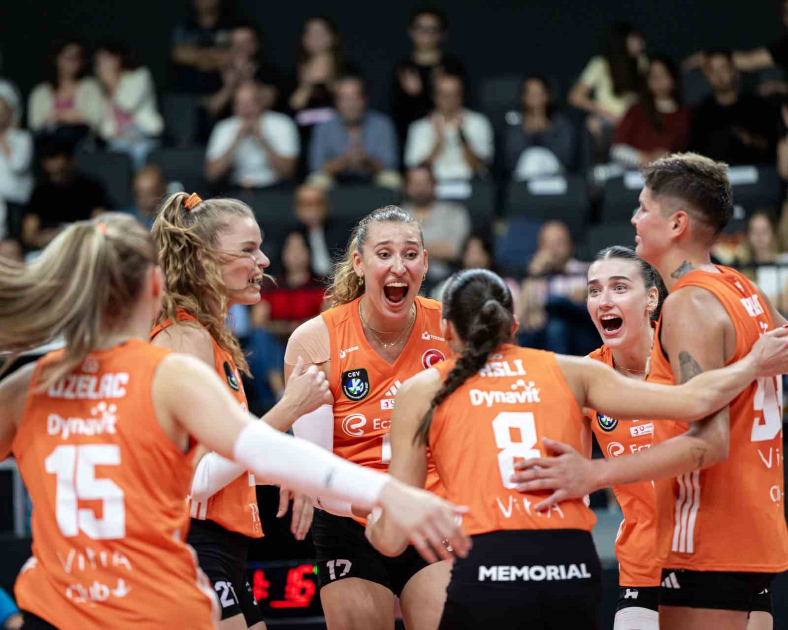 Eczacıbaşı evinde galip: 3-0