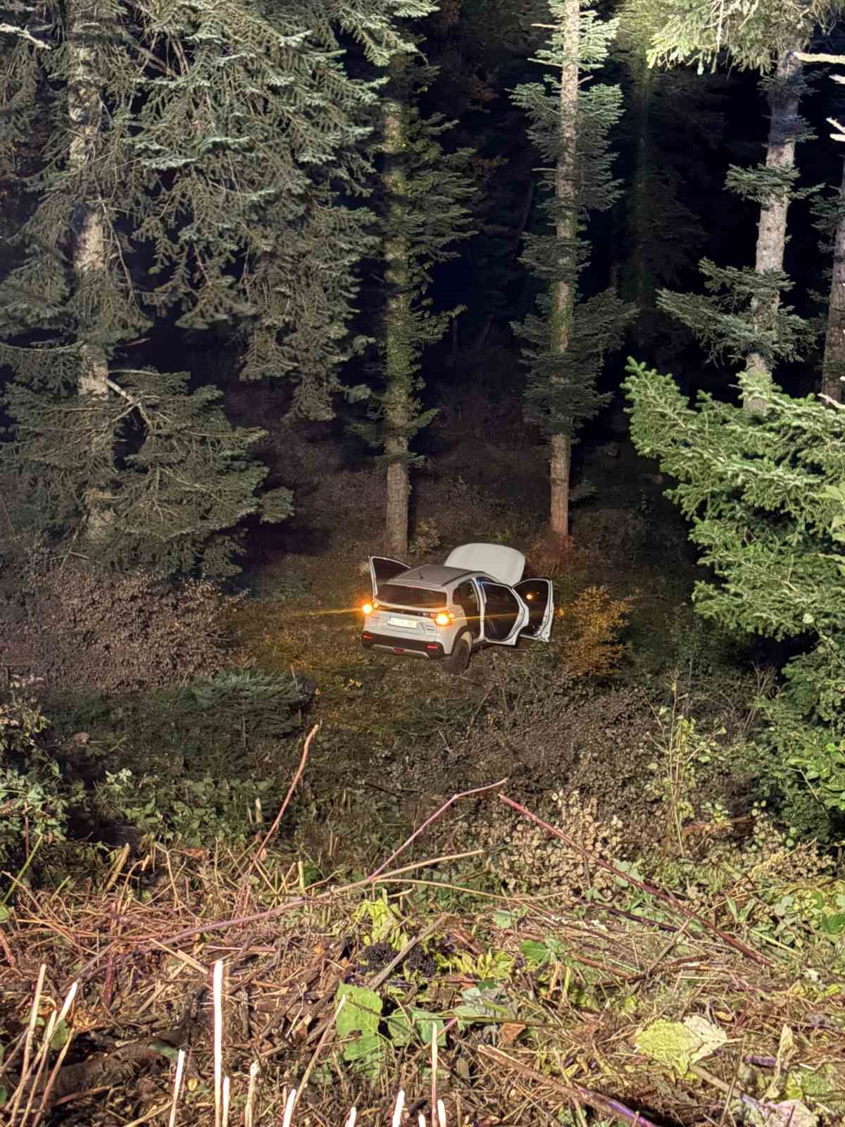 Bolu’da otomobil uçuruma uçtu: 4 yaralı