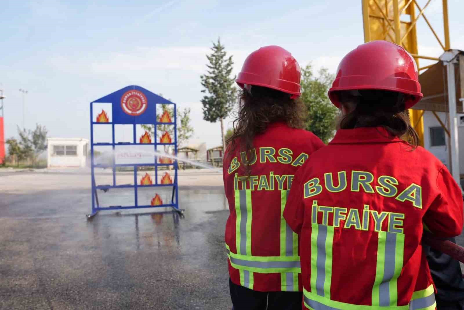 Geleceğin nesillerine yangın güvenliği eğitimi