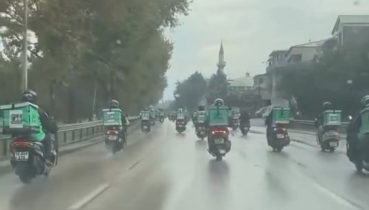 Motokuryeler, vefat eden arkadaşları için konvoy yaptı