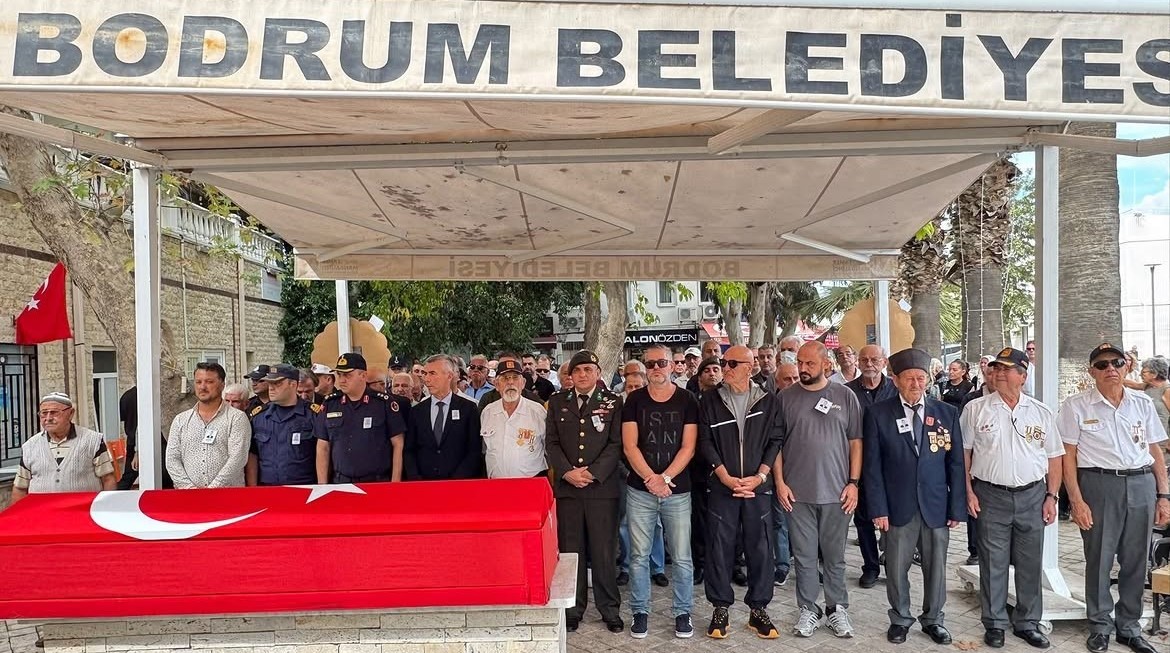 Kıbrıs gazisi Bodrum'da son yolculuğuna uğurlandı