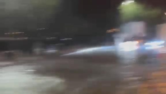 İstanbul’da sağanak yağış etkisini arttırıyor