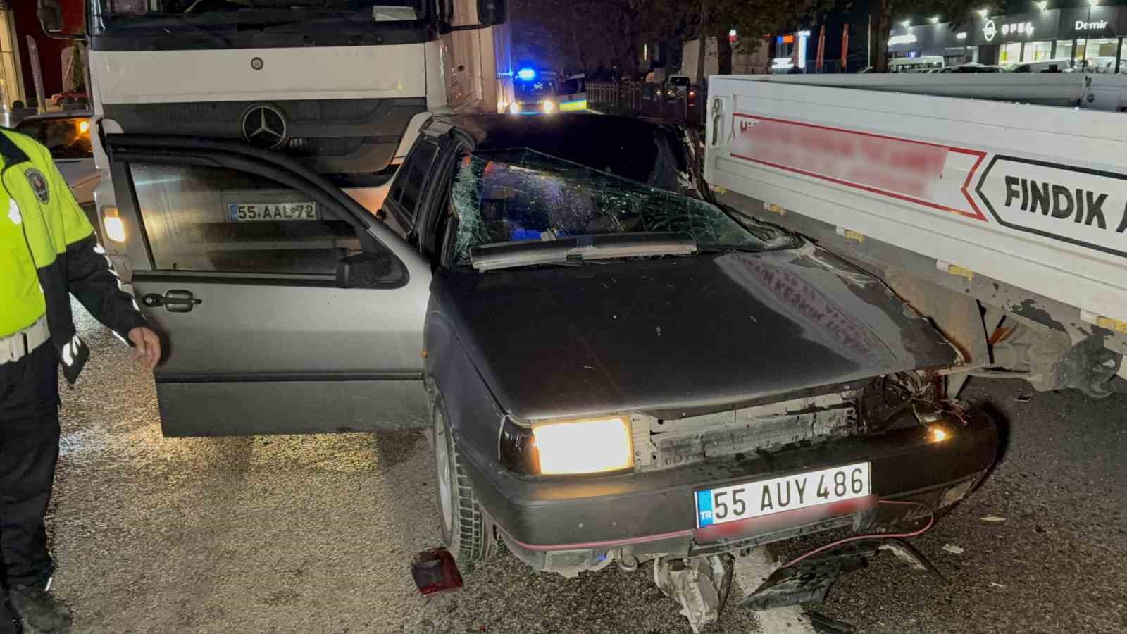 Samsun’da 4 araçlı zincirleme kaza: Anne ve oğlu yaralandı