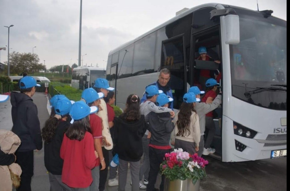 Bursa’da polis, 48 öğrenciyi sinemayla buluşturdu
