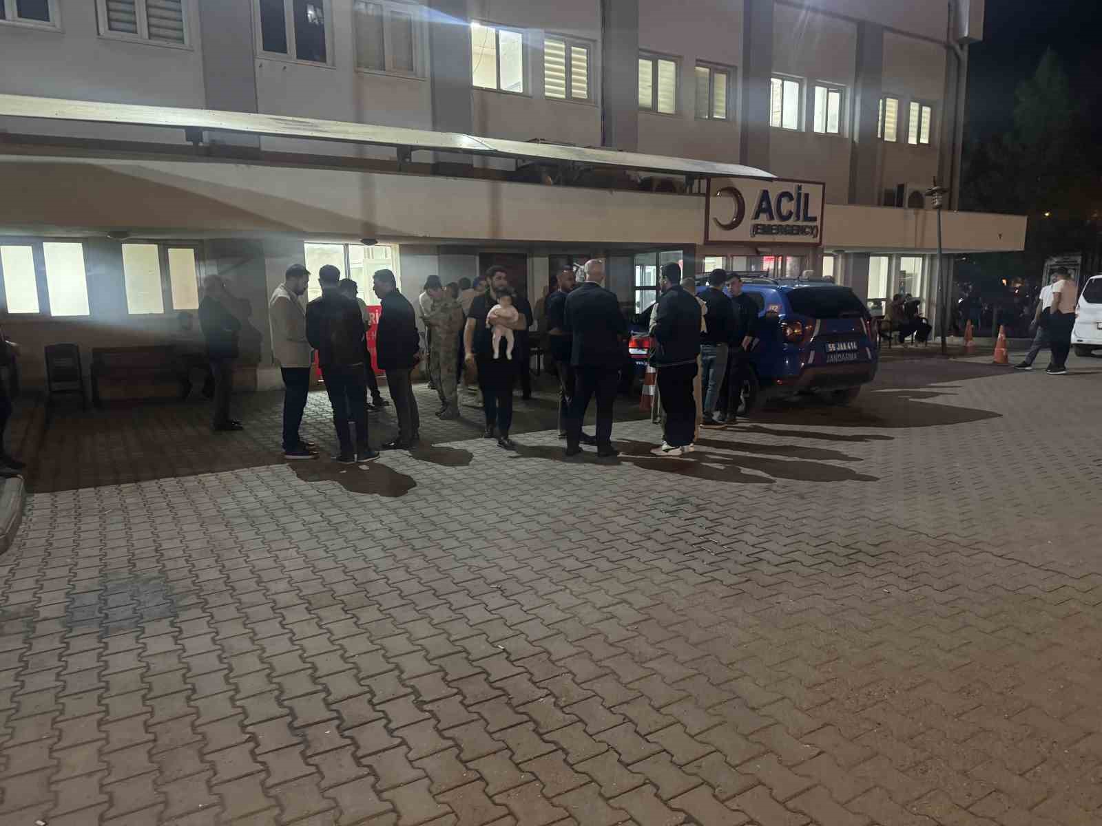 Gıda zehirlenmesi şüphesiyle 25 kişi hastaneye kaldırıldı