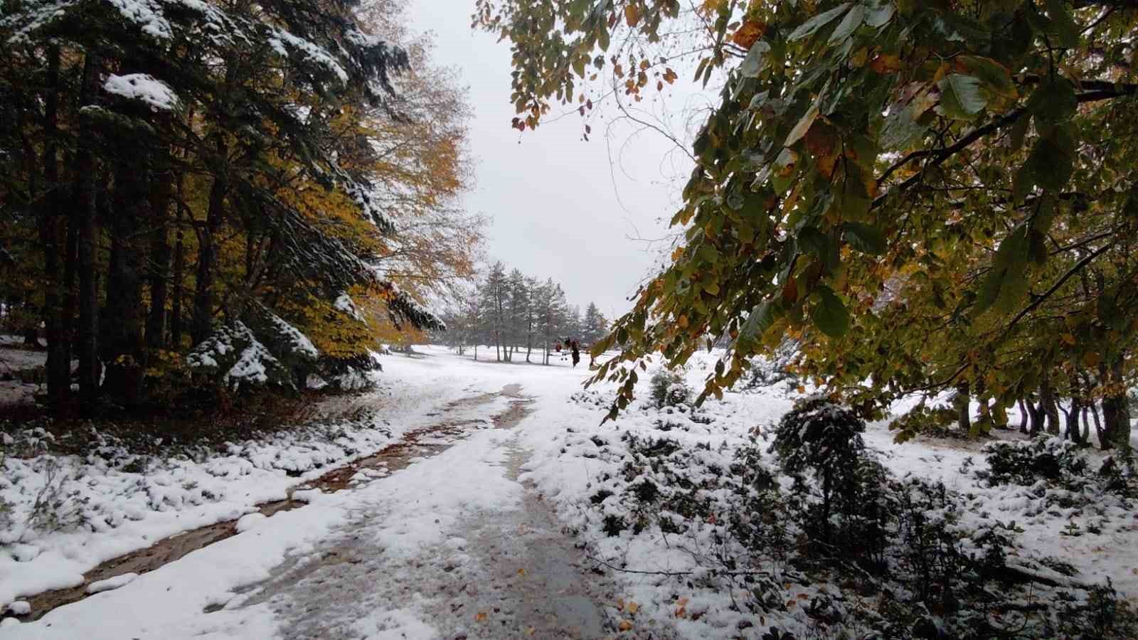 Bolu’nun doğa harikası Abant’ta sonbahar ve kış bir arada