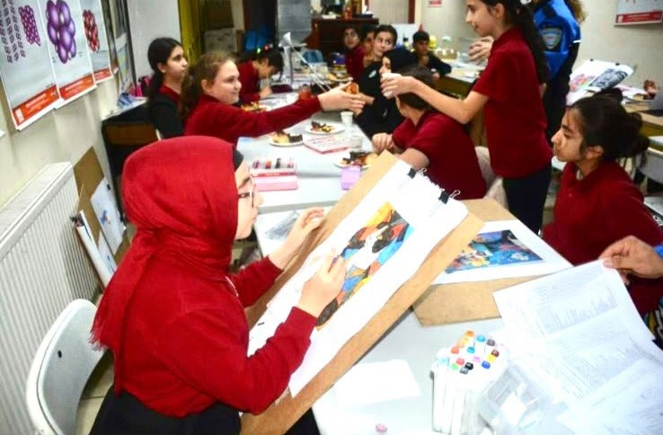 Resim kursunu tamamlayan 20 öğrenci sertifikalarını aldı