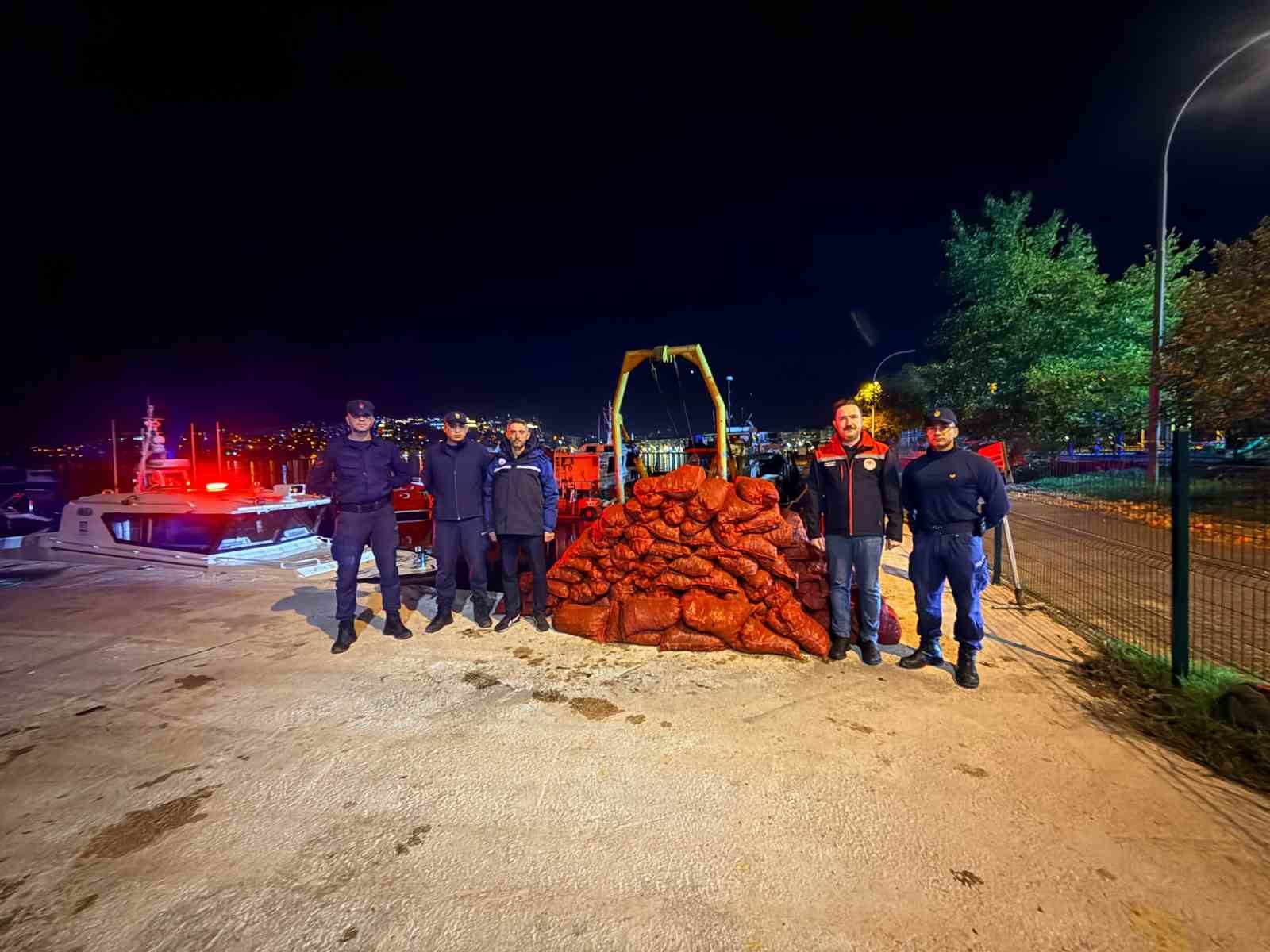 Gemlik’te kaçak midye avına geçit yok