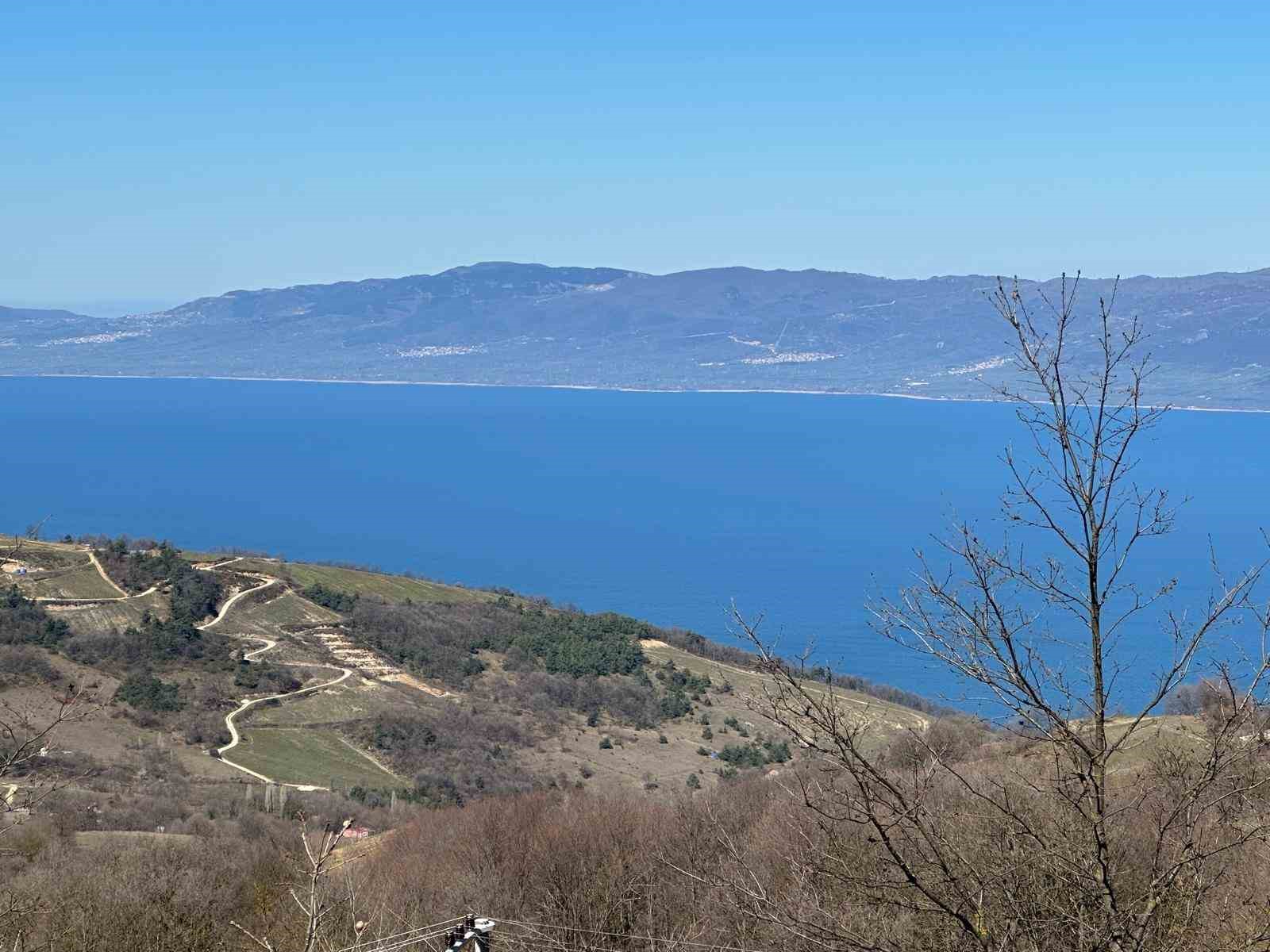 İznik Gölü ve Uludağ manzaralı köye ilgi büyük