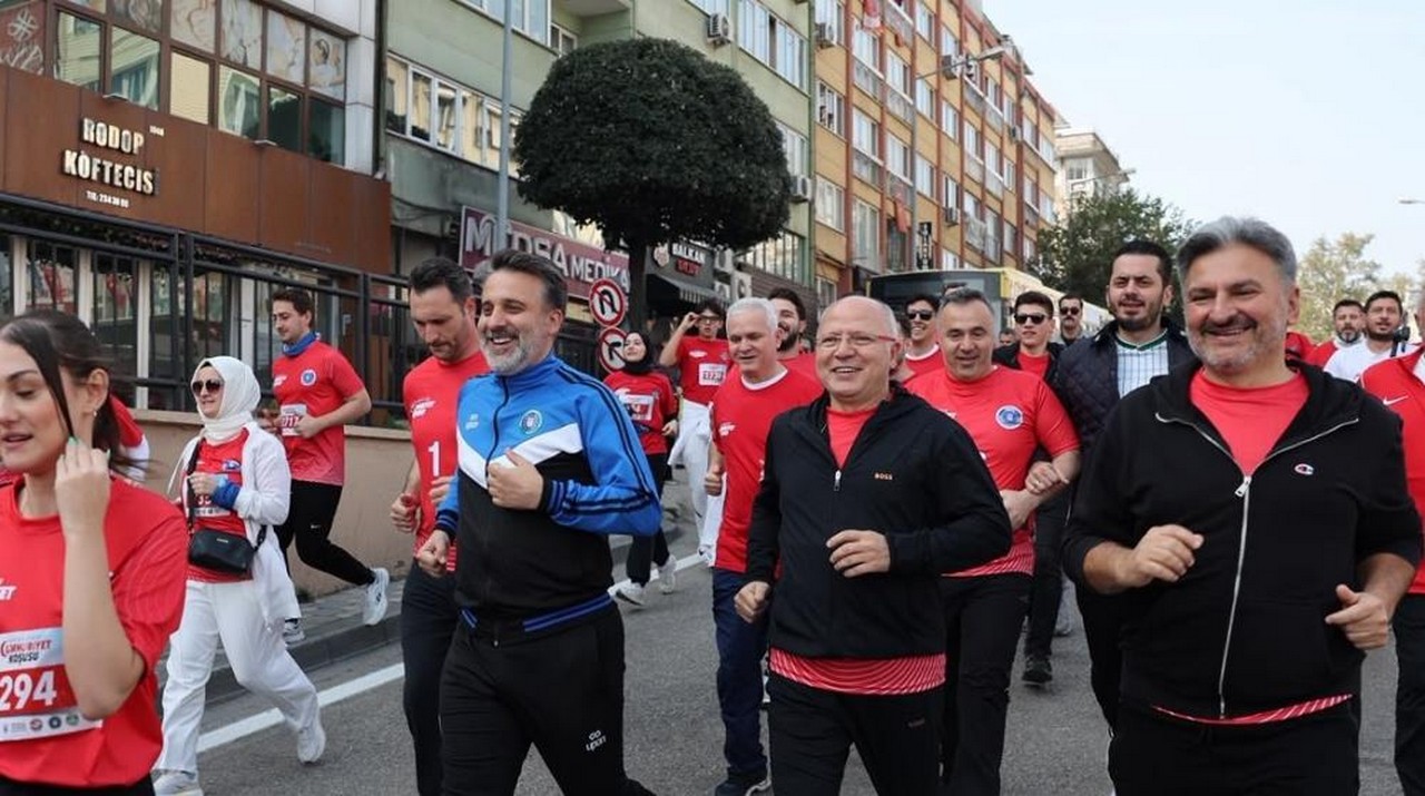 Binlerce Bursalı, Cumhuriyet için koştu