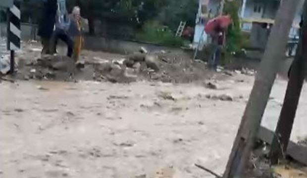Karacabey’de dere taştı, ekipler bölgede çalışma başlattı
