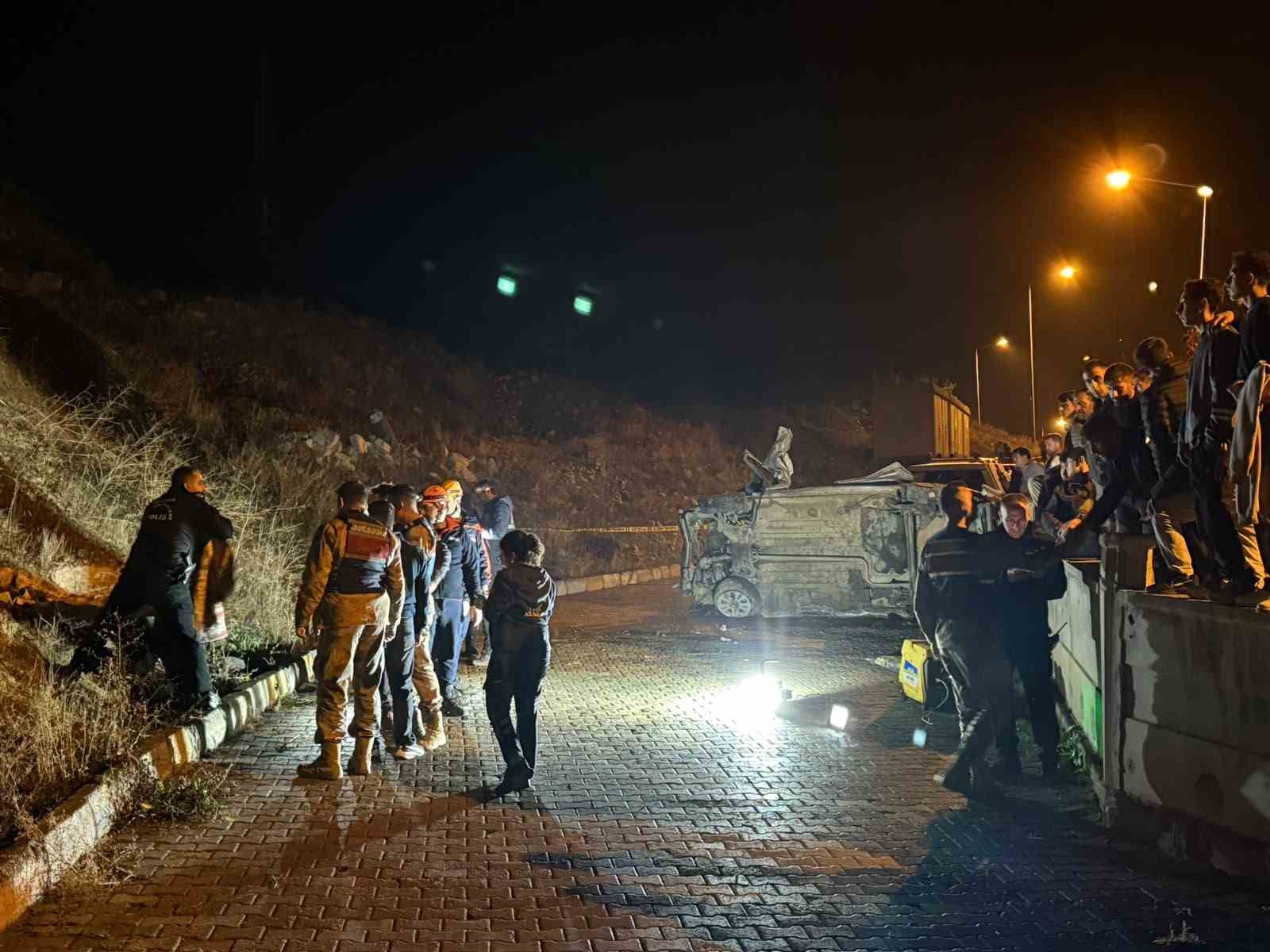 Erzurum’da otomobil şarampole yuvarlandı: 1 ölü, 3 yaralı