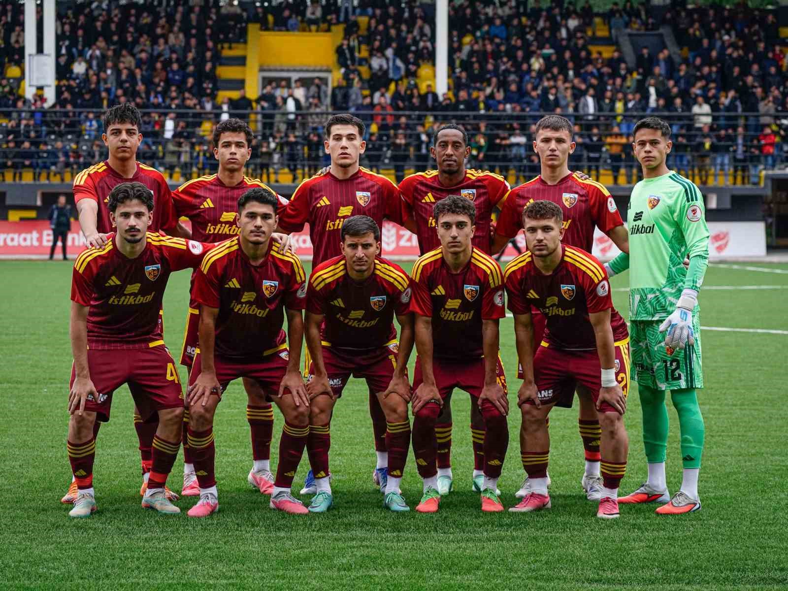 Kayserispor kupaya veda etti: 4-1