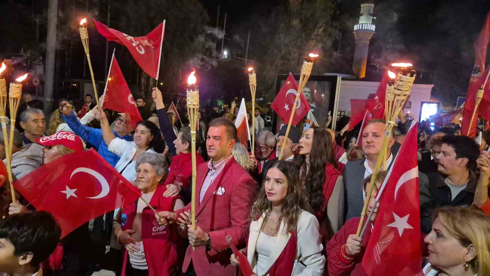 Bodrum’da binlerce kişi bayramı kutladı