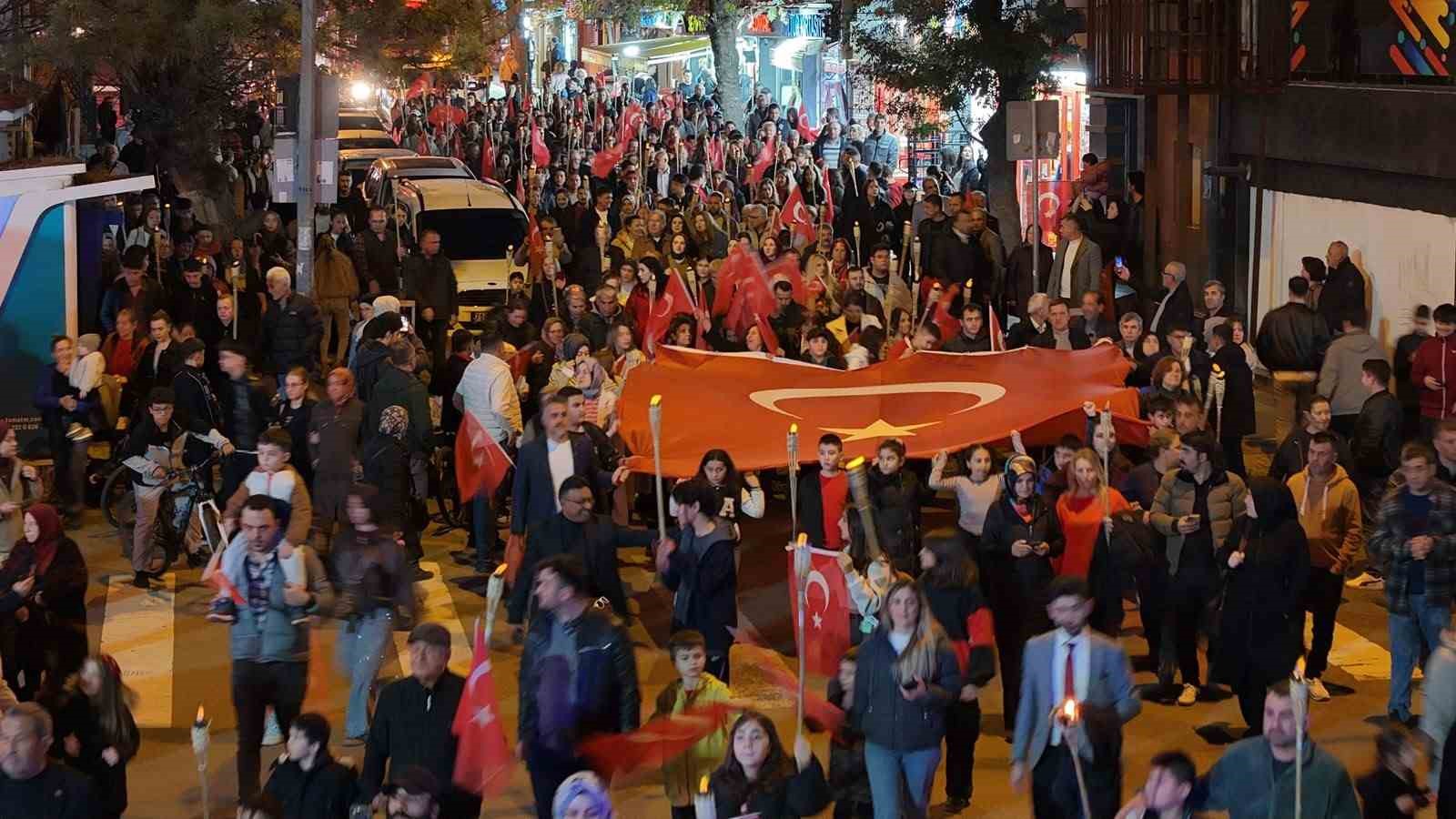 Kırıkkale’de 103. yıl fener alayı ve konserle kutlandı
