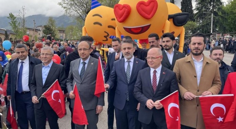 23 Nisan korteji renkli görüntülere sahne oldu