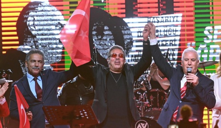 29 Ekim coşkusu Karacabey ve Gemlik’te