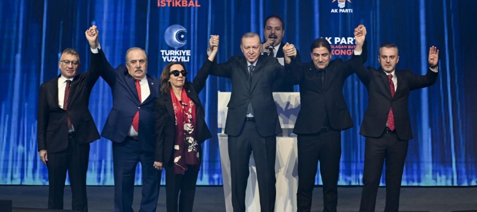 3 milletvekili AK Parti’ye katıldı