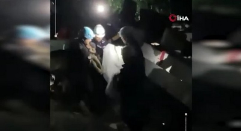 3 yaşındaki çocuk 6 gün sonra enkazdan sağ çıkarıldı