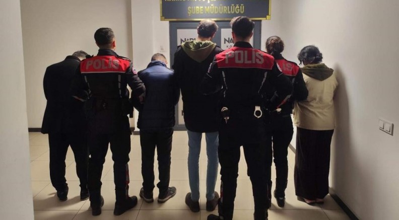 4 şüpheliden yüklü miktarda uyuşturucu çıktı