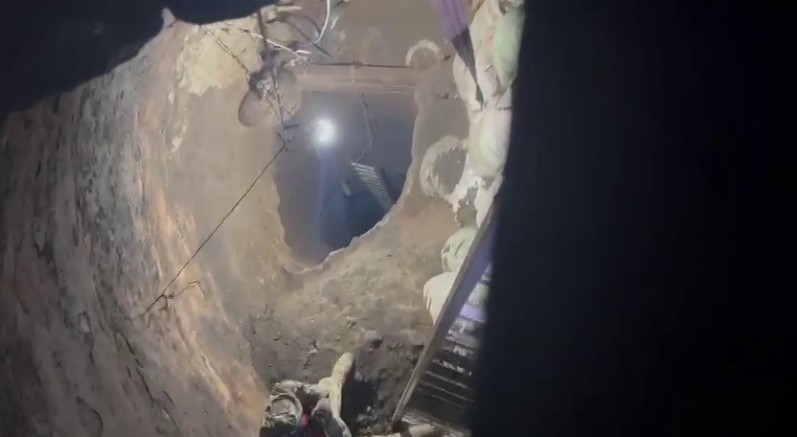 40 metre derinlik ve 3 metre genişlikte kuyu açtı