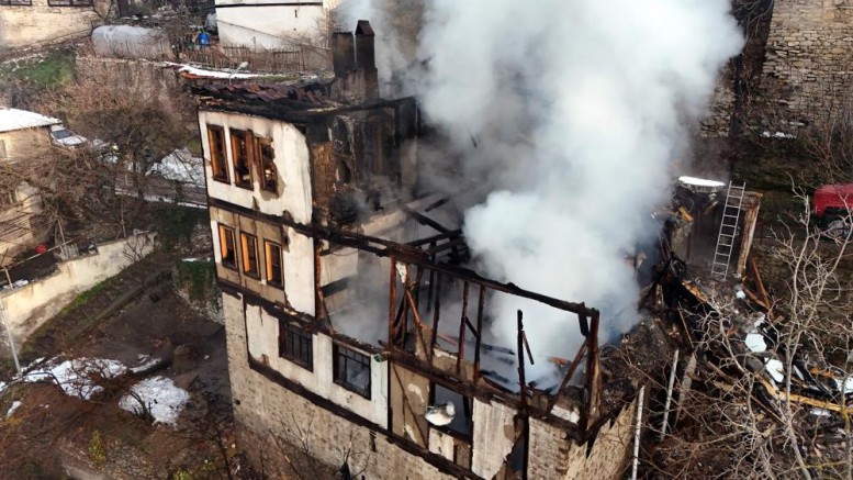 46 günde aynı mahallede ikinci konak yangını