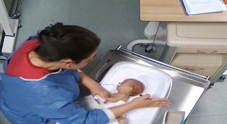 5 günlük bebek, hemşire şiddetiyle engelli kalmış