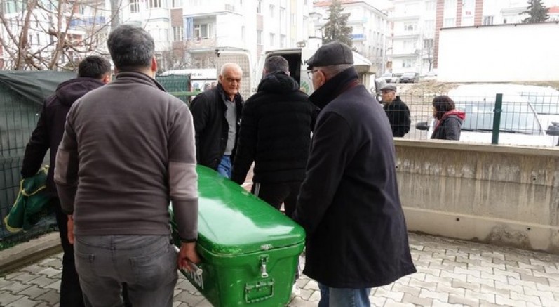 54 yaşındaki şahıs evinde ölü bulundu