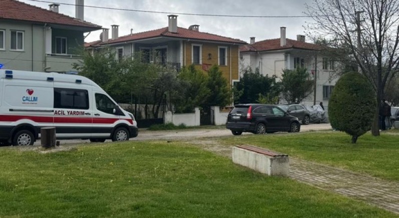 74 yaşındaki yaşlı adam evinde ölü bulundu