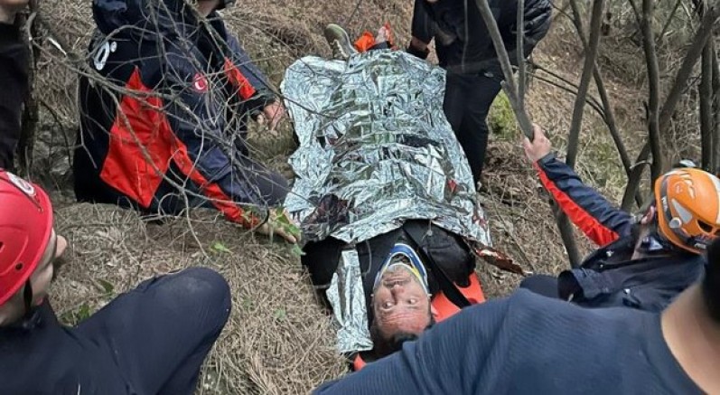 80 metrelik uçuruma yuvarlanan adam kurtarıldı