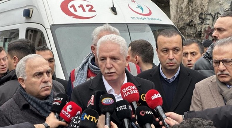9 kişi göçük altında kaldı, 7 kişi hastaneye sevk edildi