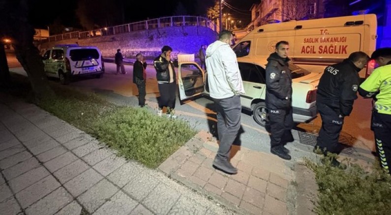 Adamı darp eden şahıslar otomobili bırakıp kaçtı