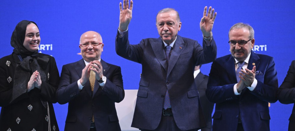 AK Parti Bursa’da Başkan Gürkan’ın yönetim kurulu listesi belli oldu