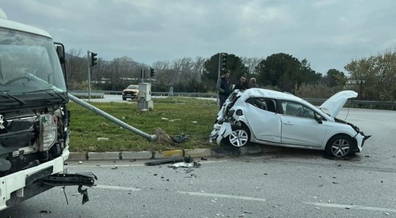 Akhisar’da OSB kavşağında trafik kazası: 1 yaralı