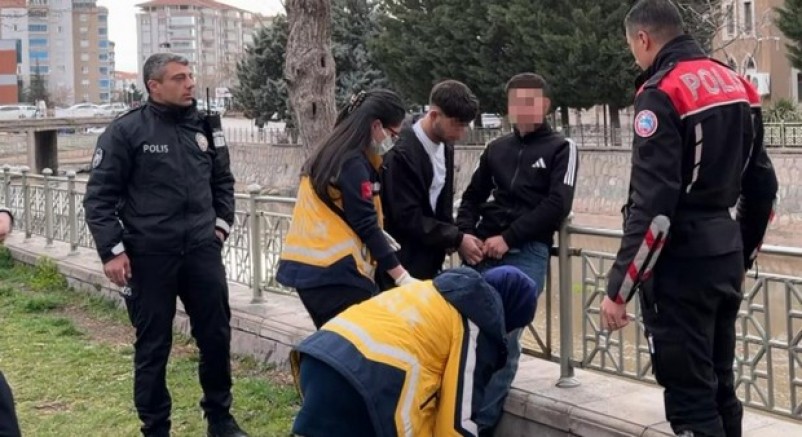 Akranı tarafından bıçaklanan 16 yaşındaki çocuk yaralandı