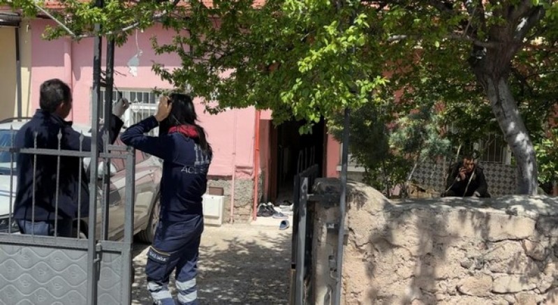 Aksaray'da yaşlı adam karısını evde ölü buldu