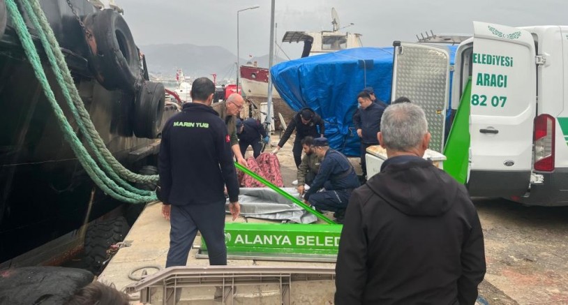 Alanya'da denizde erkek cesedi bulundu