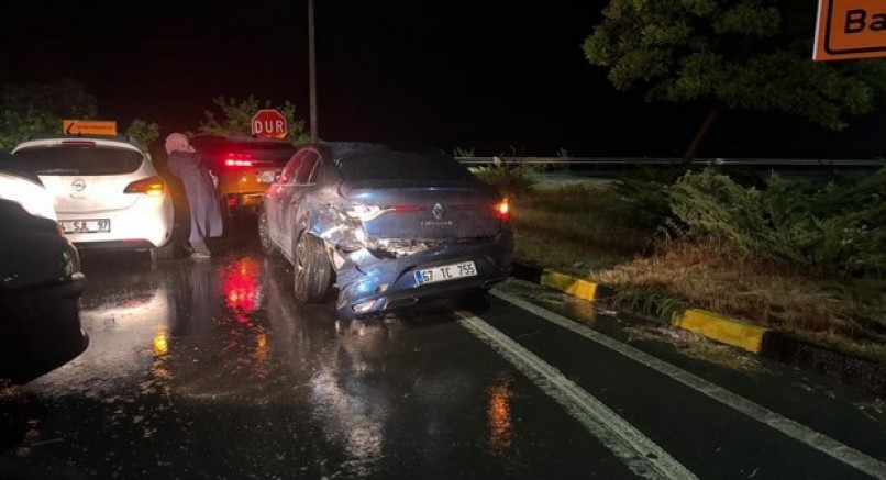 Alaplı Akçakoca yolunda kaza;5 yaralı