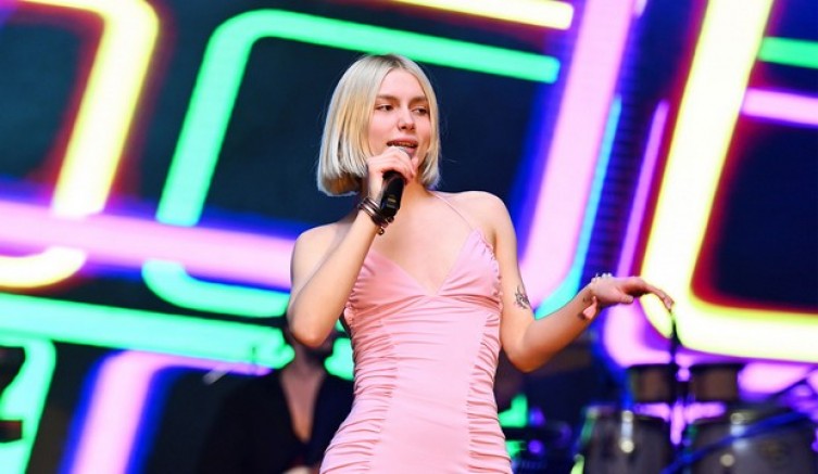 Aleyna Tilki sahnelere geri döndü