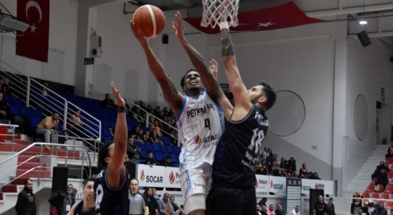 Aliağa yarı final yolunda: 69-77