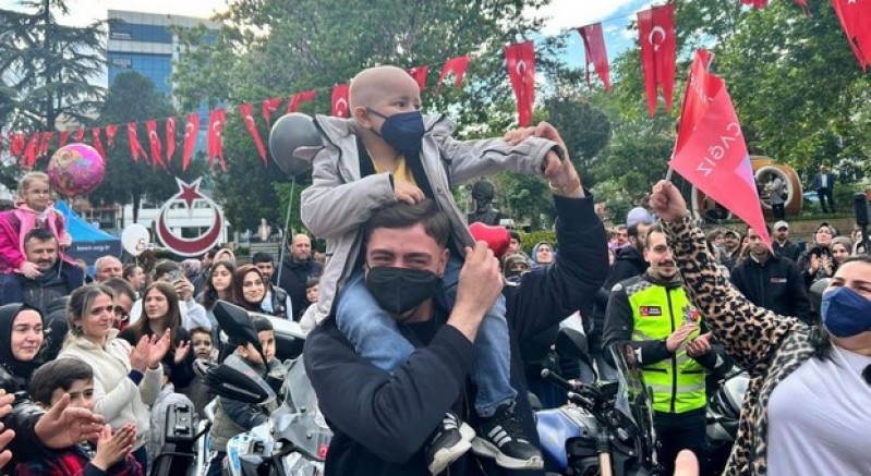 Alparslan için gökyüzüne balon bıraktılar