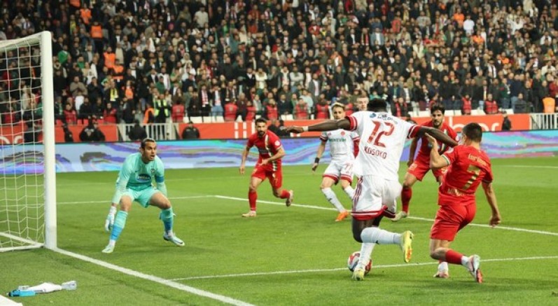 Amed'de Ümraniye şoku: 2-2