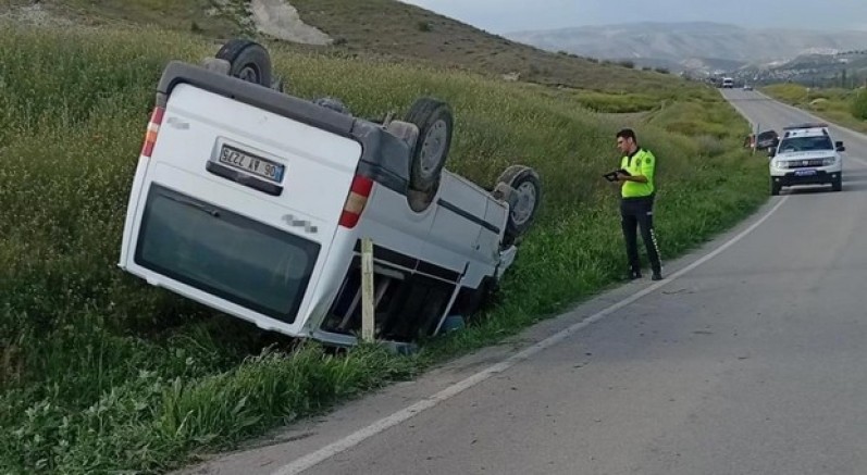 Ankara'da minibüs devrildi: 1 ölü