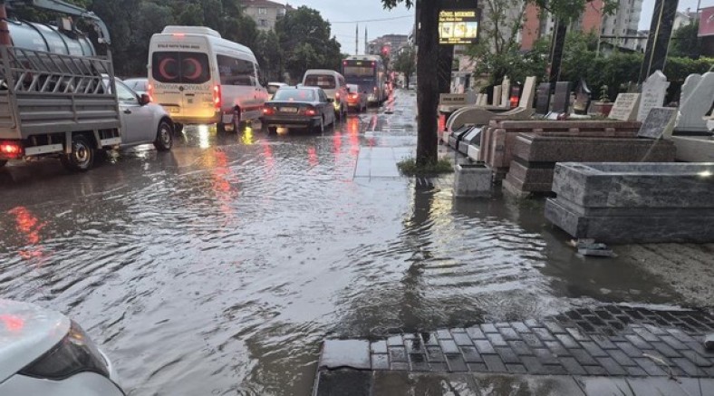 Ankara'da sokaklar göle döndü