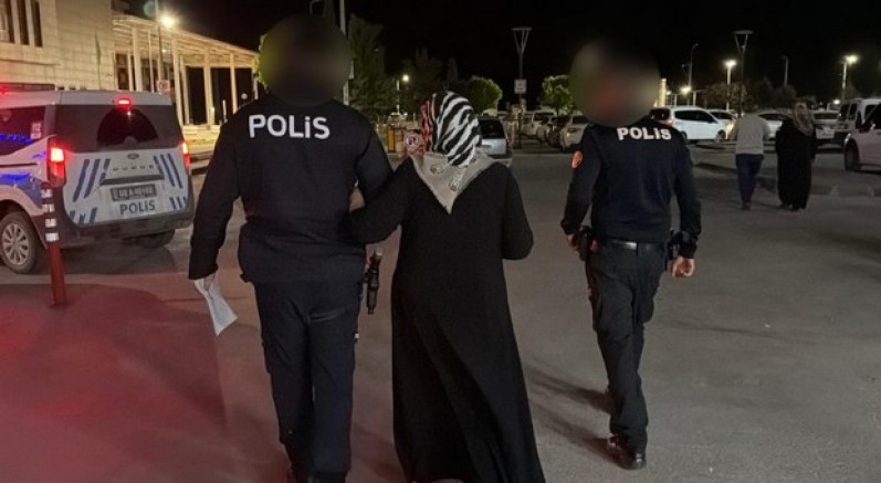 Anneler Günü'nde 80 yaşındaki annesini darp etti